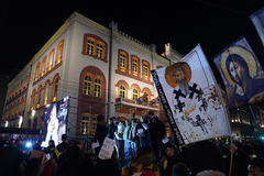 Protest studenata u Beogradu: Nose zastave i ikone svetog Save