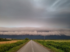 Prijeteći oblak snimljen kod Nove Gradiške, očekuje se ozbiljno nevrijeme (FOTO)