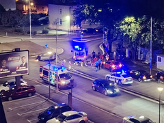 Teška saobraćajna nesreća u Banjaluci:Automobil se prevrnuo na krov u kružnom toku