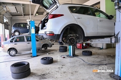 Većina vozača griješi: Gdje treba staviti nove gume - na prednje ili zadnje točkove?