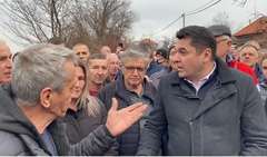 “DRAGIŠA BOLJE IDI, TI SI ODGOVORAN ZA OVO” Žustra rasprava mještana Starog Ugljevika i izvršnog direktora (VIDEO)