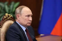 Putinovi "najbliži ljudi" moraju znati strane jezike i biti upućeni u politiku, a ima ih oko 50.000
