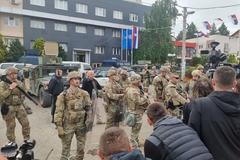 KFOR poručio Srbima: Raziđite se ili ćemo vas ukloniti