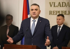 Minić o mljekarima: Majstori nećete doći traktorima pred Vladu RS