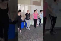 Kolo u karantinu: Pozitivni na virus korona u Zenici se ovako zabavljaju (VIDEO)