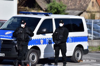 Identifikovan migrant koji je potegao oružje, MUP kontroliše situaciju