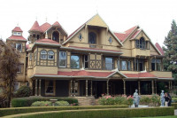 Najukletije mjesto: Vinčester kuća sa 2.000 vrata i 10.000 prozora