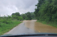 Bujične vode kod Zvornika se izlile iz korita /FOTO/