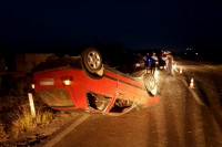 Nezgoda na Pavlović putu: Automobil završio na krovu /FOTO/