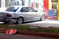 Bijeljina: Automobilom udario u benzinsku pumpu