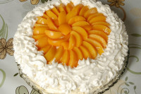 Nepečena krem torta sa breskvama