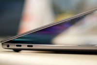 INOVATIVNA TEHNOLOGIJA Prvi laptop sa "lebdećim" ekranom