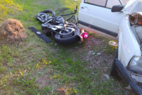 POGINUO UOČI 18. ROĐENDANA Maloljetnik nastradao u sudaru motora i automobila