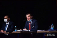 Skupštinski materijali na milionima listova papira, idu u prošlost