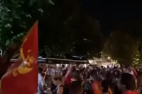 Pristalice DPS-a u Crnoj Gori pjevaju Tompsona, slave Gotovinu i "Oluju"