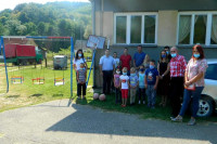 Ravna Banjica: Mitrović donirao školarcima mini dječiju igraonicu (FOTO)