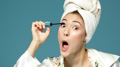 Zašto žene uglavnom otvorenih usta nanose maskaru