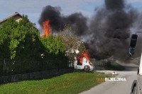 Dragaljevac kod Bijeljine: IZGORIO MINI BUS koji prevozi đake, NEMA POVRIJEĐENIH (FOTO)