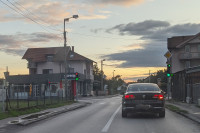 I TO JE MOGUĆE Na semaforu u Bijeljini istovremeno "gori" crveno i zeleno svjetlo (FOTO)