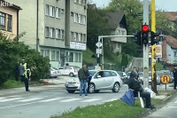 U sat vremena dva udesa u Tuzli, policajka povrijeđena na uviđaju