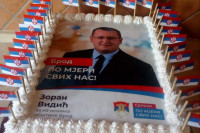 KAD KANDIDATA ZA NAČELNIKA ISJEKU I POJEDU Slatka kampanja u doba korona virusa