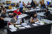 IZBORI U CENTRU PAŽNJE Zbog male razlike u Džordžiji će se ponovo prebrojavati glasovi