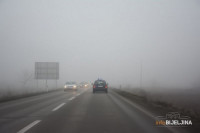 Magla smanjuje vidljivost, kolovozi klizavi
