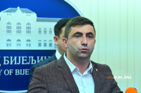 Petroviću uručen sertifikat: Dužan sam da ne odstupim od predizbornih obećanja