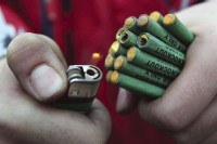 OPASNA IGRA PETARDAMA Povrijeđena dva dječaka kod Bijeljine, jedan prevezen u UKC RS u Banjaluci