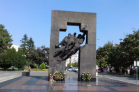 Bijeljina: Polaganje vijenaca na spomenik poginulim borcima
