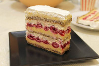 Kraljevska torta sa malinama