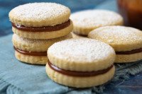 Alfajoresi, kolačići punjeni mliječnom karamelom