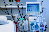 NE RESPIRATORU 44 PACIJENTA U bolnicama povećan broj zaraženih korona virusom