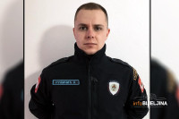 BRIGA O GRAĐANIMA NA PRVOM MJESTU Mladi policajac iz Bijeljine pronašao novčanik i vratio vlasniku (FOTO)