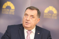 Dodik: SNSD kreće u reviziju članstva
