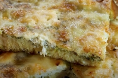 Za samo pola sata napravite pitu od spanaća, starog hljeba i feta sira 