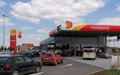 Zbog gužvi na pumpama MOŽE DA DOĐE DO NESTAŠICE NAFTNIH DERIVATA
