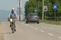 Radoslav ima 93 godine i biciklom prelazi stotine kilometara: Sada je krenuo u humanu misiju