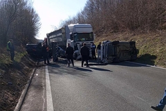 Teška nezgoda kod Banjaluke: Suvozač povrijeđen, saobraćaj ponovo uspostavljen