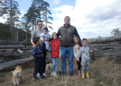 ŽIVOT IMA SMISAO Udovičići imaju 3 sina i 2 kćerke, žive teško ali u ljubavi ne oskudijevaju 