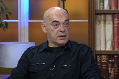 Robert Valdec u komi