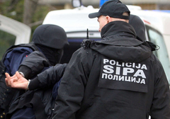 Velika akcija SIPA zbog droge: Upali i u zatvor, 10 uhapšenih