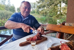 Na njegovoj frekvenciji guču golubovi, gaču guske, mekeću koze: Penzionisani kuvar iz Gradiške pronašao jedinstvenu životnu oazu