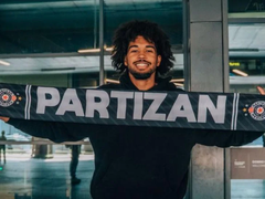 Itan Tompson stigao u Beograd i poslao snažnu poruku navijačima Partizana: „Spreman sam da se borim“