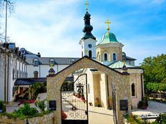 MOBA NIJE ZABORAVLJENA Dobri ljudi i danas dolaze u manastir Tavna da pomažu oko poljoprivrednih poslova