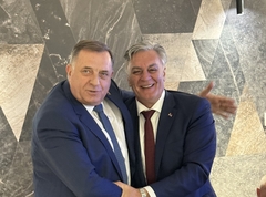 Dodik čestitao Karanu pobjedu na izborima