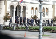 Donald Tramp Mlađi stigao pred Palatu Republike