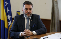 Košarac: Izetbegović zvecka oružjem zbog gubitka vlasti