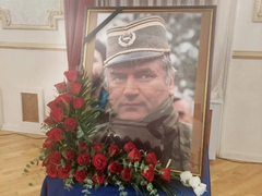 Danas sahrana Ratka Mladića: Generalu počasna paljba