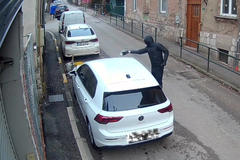 Usred dana zapalio automobil u centru Sarajeva